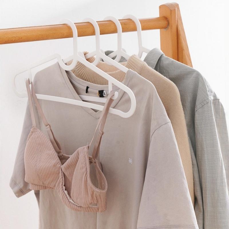 Household plastic hangers with hooks, space-saving, thickened and reinforced, non-marking pants and clothes hanger