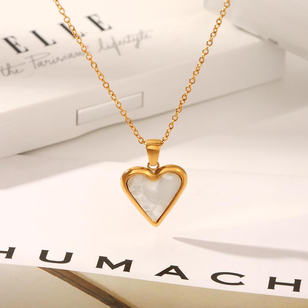 European & American Love Heart Pendant Necklace - Stainless Steel, Simple Luxury Design with Shell Details for Women