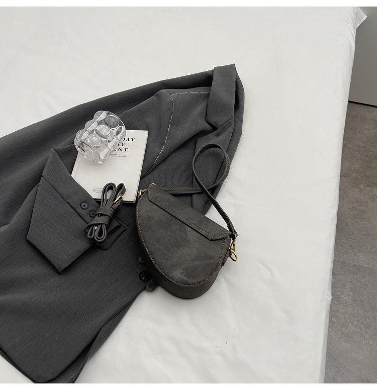 Retro Mini-Sattel-Umhängetasche: Europäischer & Amerikanischer Stil, Denim-Lippenstift-Design