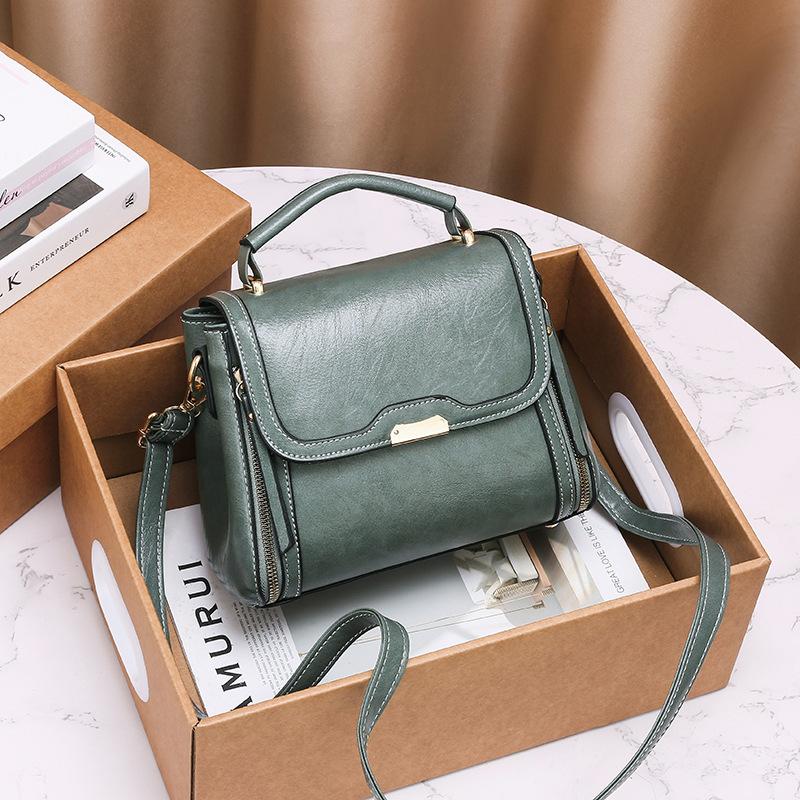 Small Bag Women's Portable Small Square Bag Korean Version Retro Women's Bag Large Capacity Shoulder Bag