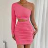 Fashion Single Shoulder Sleeve Hollow Out Dress Spicy Girl Slant Shoulder Hip Wrapping Sexy Party Short Dress Pleated Solid Colar Elegant Clothing