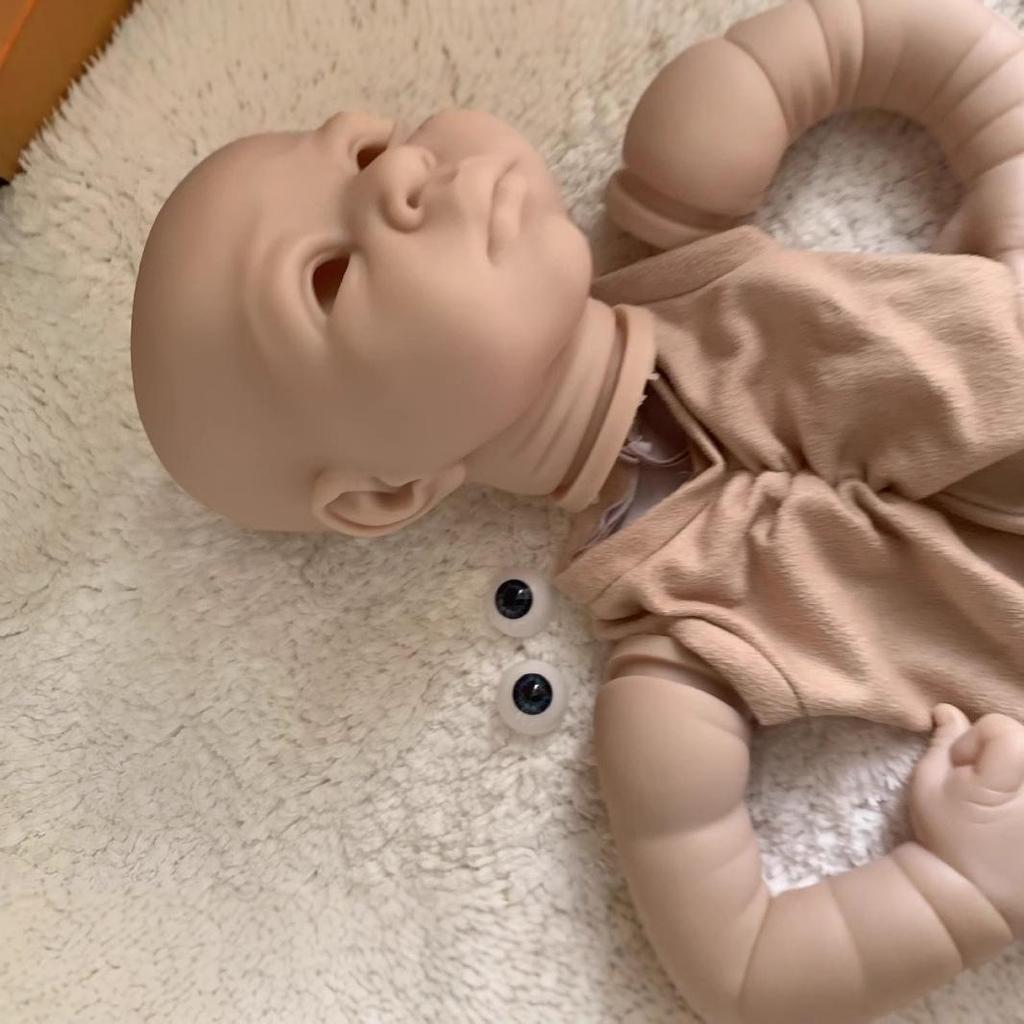 Lifelike 22-Inch Soft Touch Reborn Doll Kit with Cloth Body