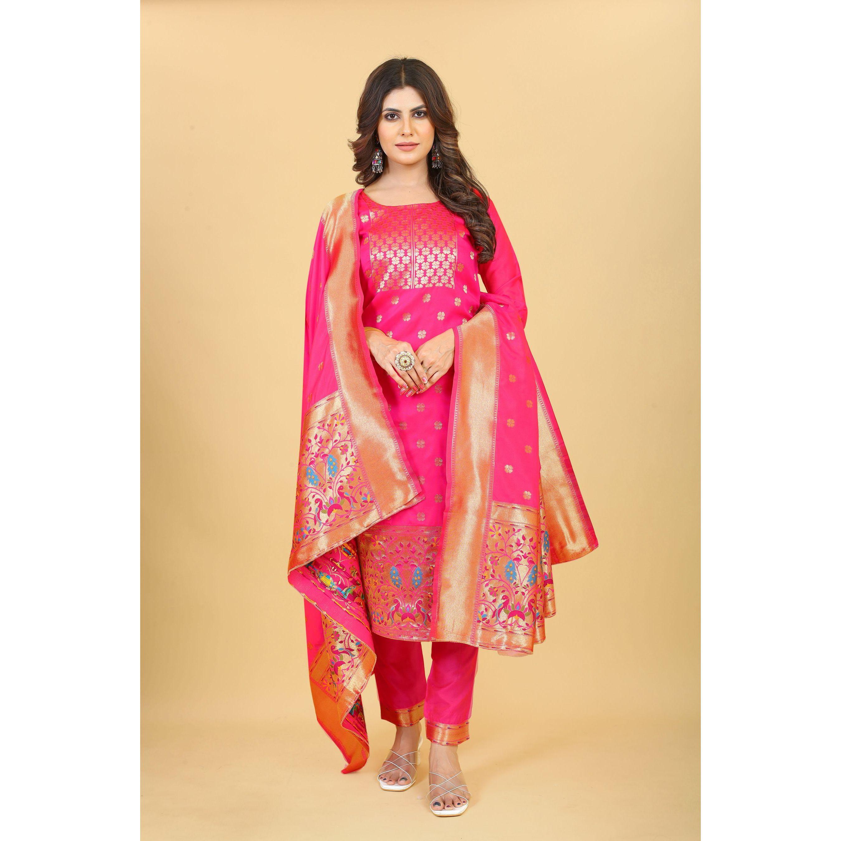 

Индийский традиционный костюм Paithani Golden Jari Design и Grand Beautiful Rich Dupatta.