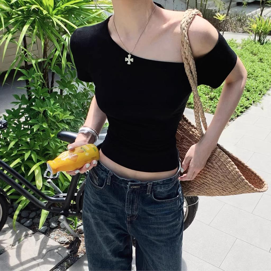 Korean Gray Slanted Shoulder Short-sleeved T-shirt Women's Summer New Pure Desire Style Spice Girl Slim Short T-shirt Off-shoulder Top Tide