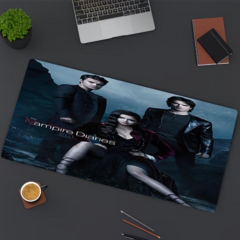 The Vampire Diaries Baskılı Mouse Pad, Klavye Pad'i Dizüstü PC Matı olarak Ofis Ev Kullanımı için, Masa Dekorasyonu, Oyuncular için Mükemmel Doğum Günü Hediyesi