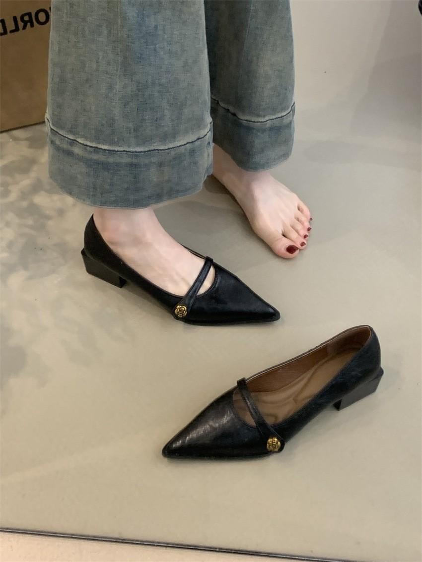 

2025 new spring camellia versatile pointed head light mouth high heel commuter shoes French black thick heel Mary Jane shoes 39