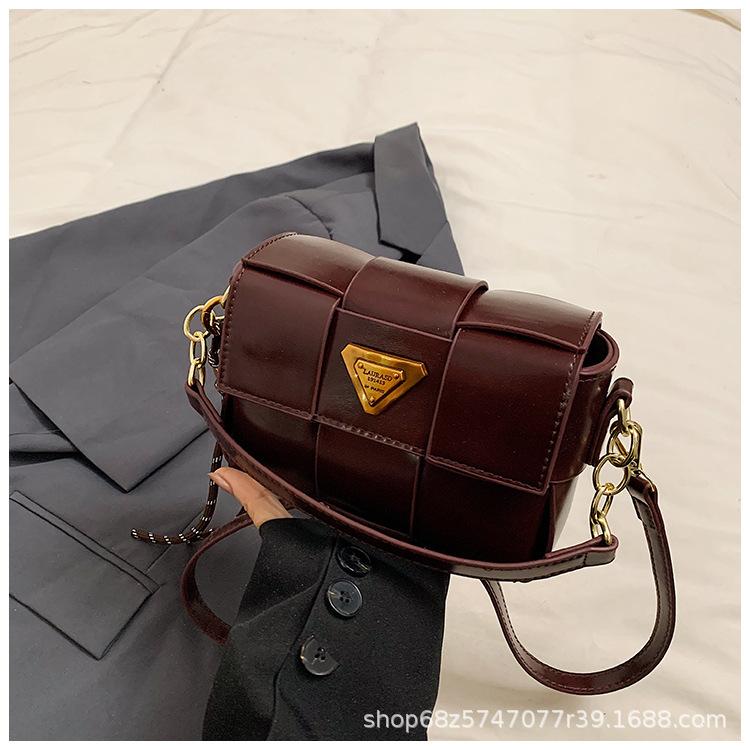 

Fashion casual underarm bag women 2025 retro new trend woven small square bag Korean version niche design shoulder bag красный