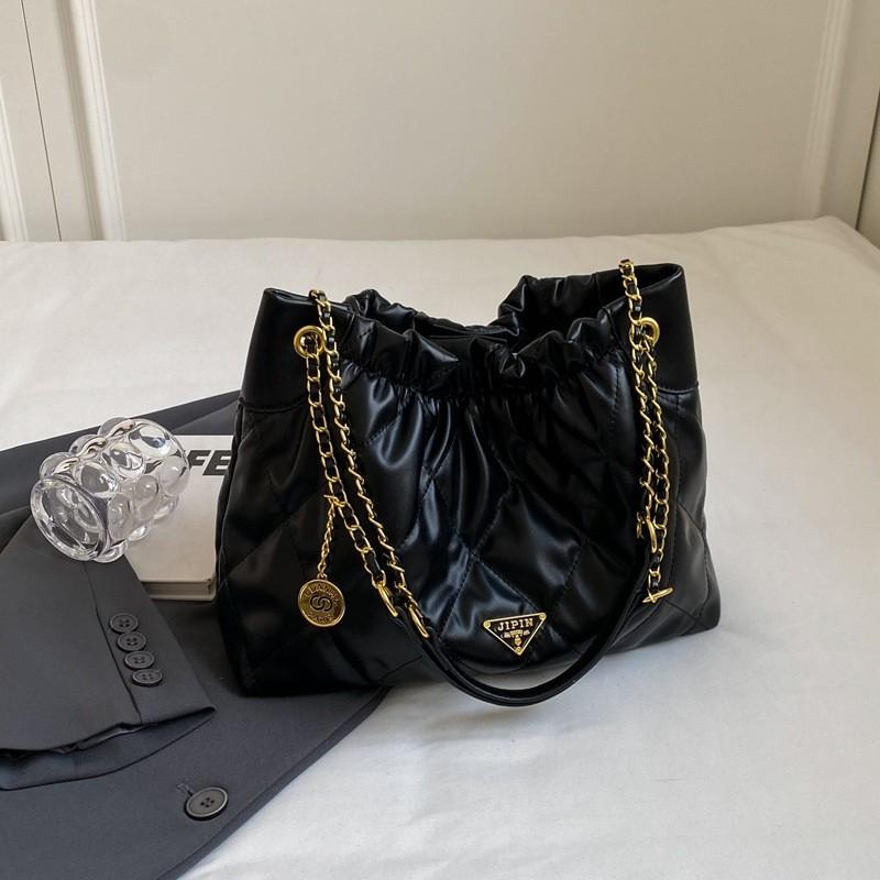 Chic French Style Shoulder Bag With Car Line Sewing Soft To Medium Hardness Magnetic Buckle Closure чёрный