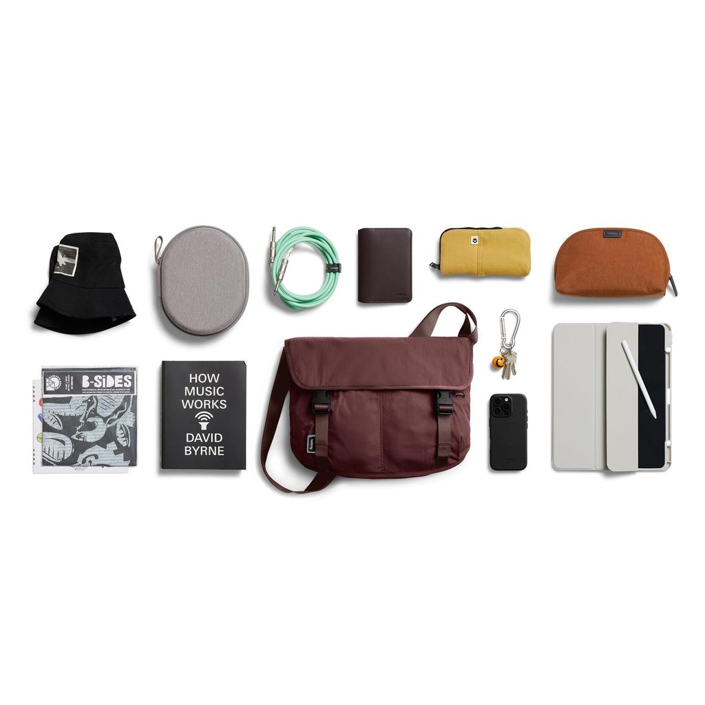 [Bellroy] Cinch Messenger 12L Capacity Lightweight Shoulder Bag Messenger Bag Water-Resistant Fabric Easy Storage - Burgundy