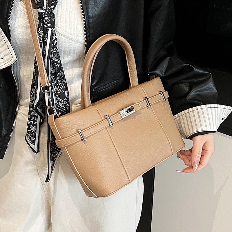 This Year's Popular Fashion Temperament Business Commuter Style Portable Bucket Bag High Texture Casual Versatile Messenger Bag Women