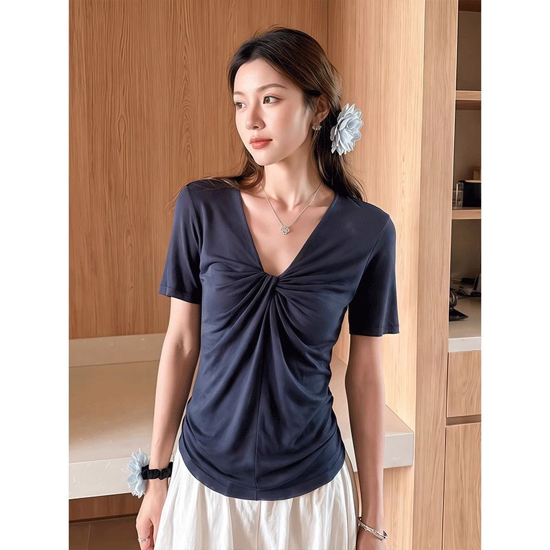 Niche design sense kink short-sleeved T-shirt women's summer new cross Korean temperament wear thin top