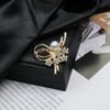 Elegant Versatile Light Luxury Corsage Brooch with Niche Design - Anti-Exposure Pin