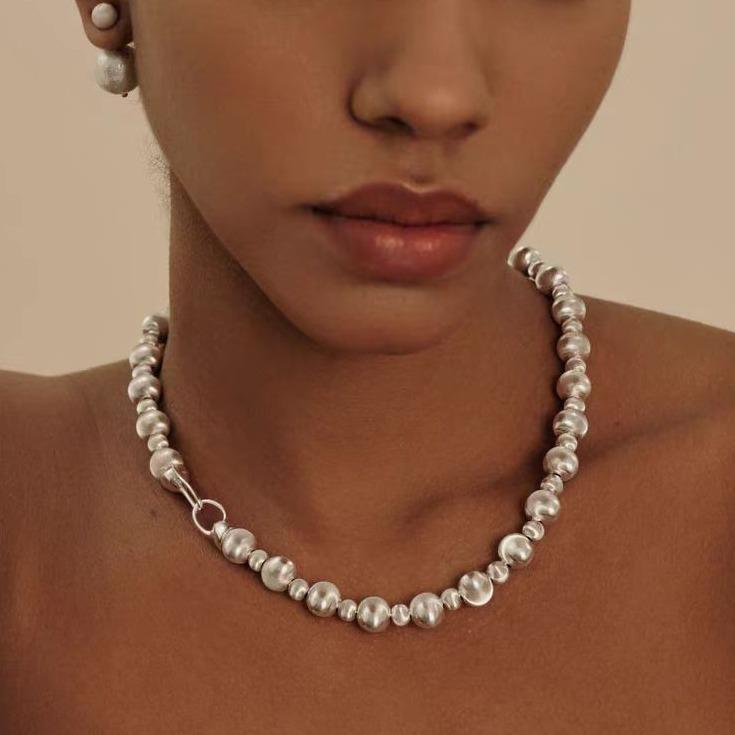 

2024 Silver Brushed Ball Flower Carved Clavicle Necklace