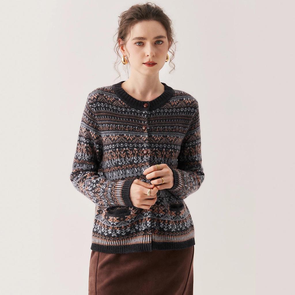 Women's Fashionable Cashmere Cardigan - Round Neck, Inlaid Pattern, Loose Fit, Warm for Autumn/Winter