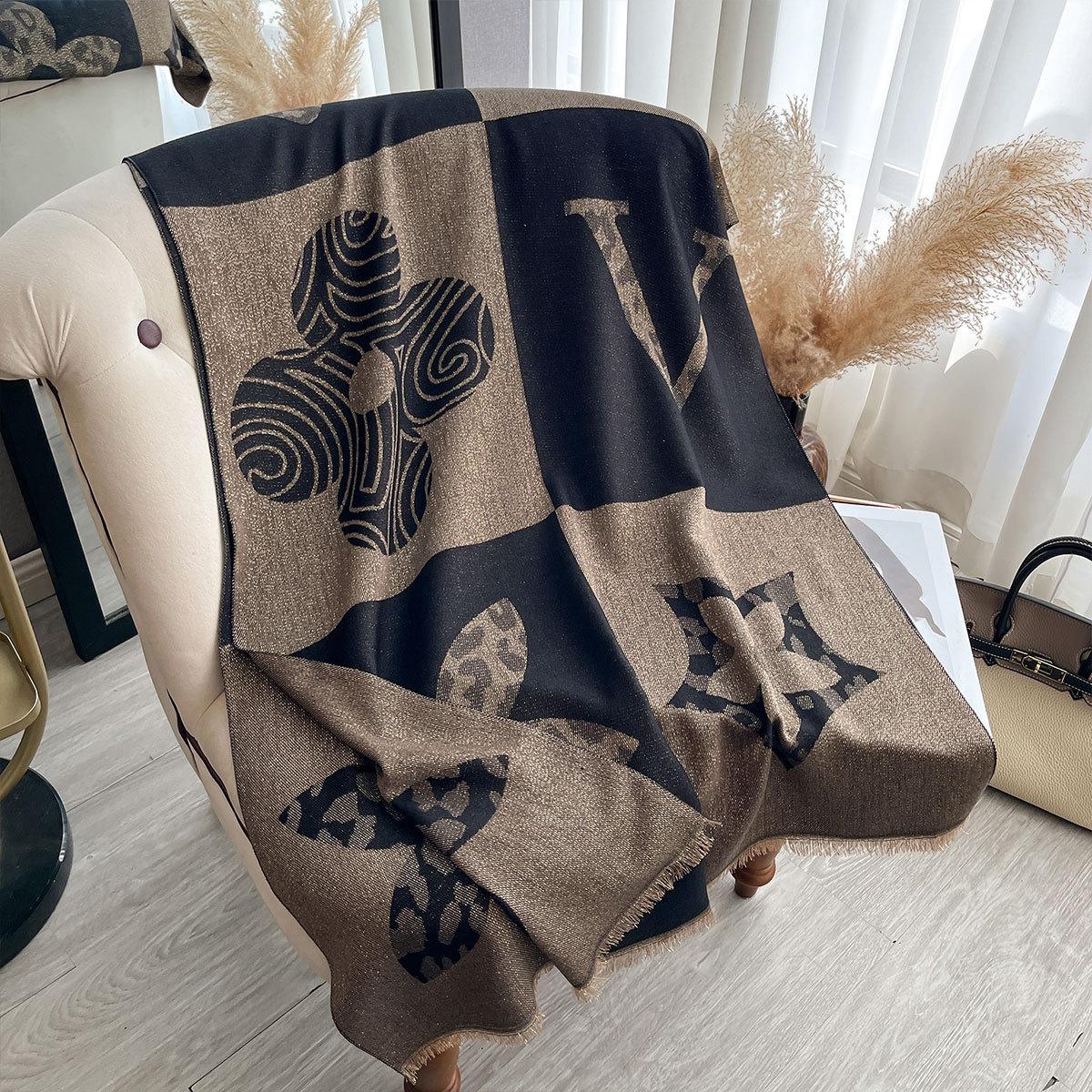 

Summer New Air Conditioner Shawl Women s Autumn and Winter Retro Warm Scarf Tassel with Thickened Scarf 185*65CM чорний