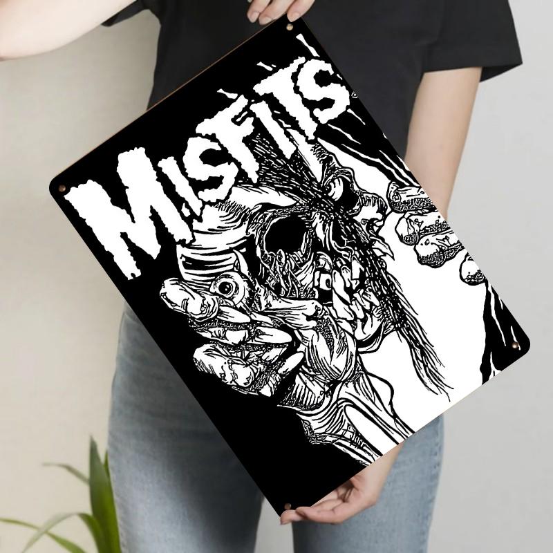 

Misfits Band Skull Art Custom Metal Tin Sign Vintage Decor for Music Fans Garage Wall Hanging 20x30cm（7.8x11.8inch）