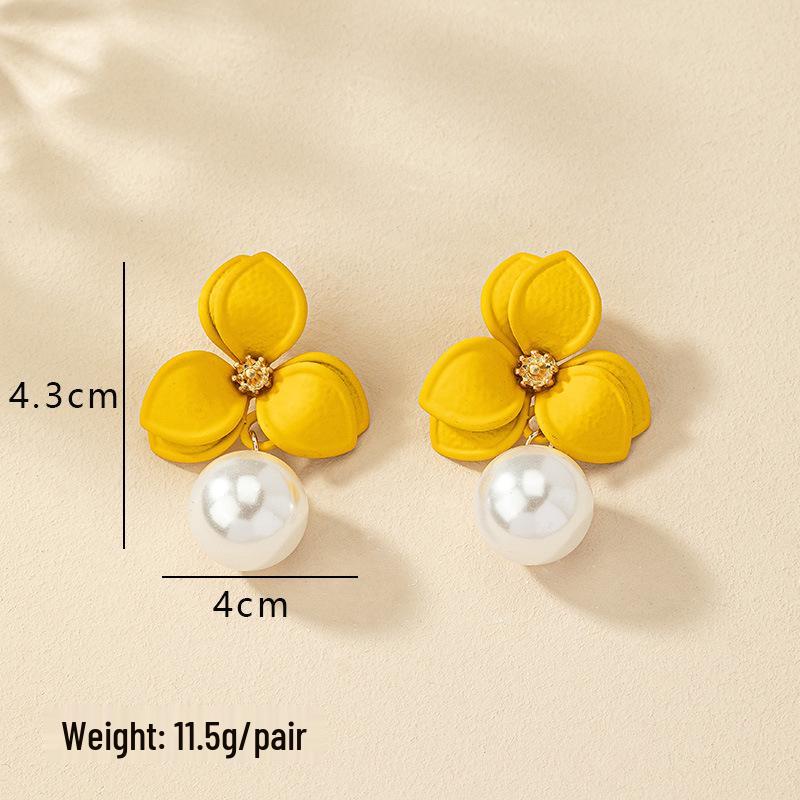 Japanese & Korean Style Sweet Floral Pearl Stud Earrings for Women - Chic, Niche, Elegant Design for Daily Wear