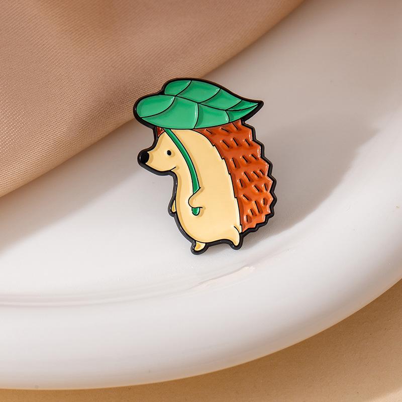 Creative Cartoon Metal Badge Cute Little Hedgehog Brooch Clothing Accessories Pin Hedgehog Cartoon Decoration Medal
