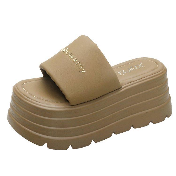 Platform beach slippers women's 2025 summer new casual outer wear sandals muffin one-word high heel