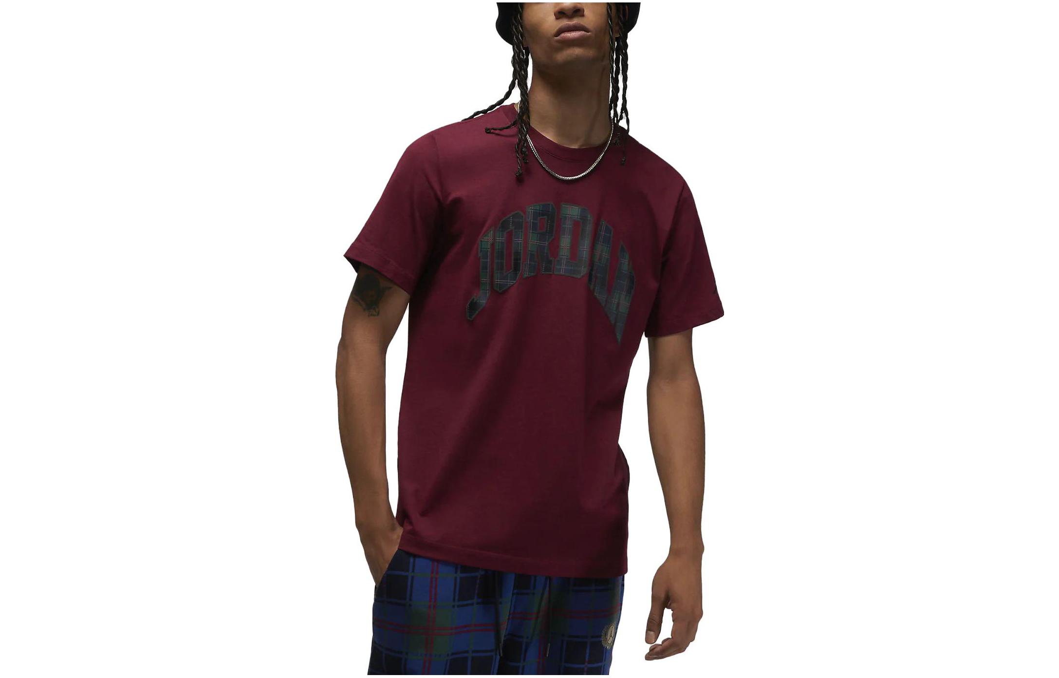 Nike T Shirts Men s Red Crew Neck Moderate Straight Fit DV1433-680 XXL