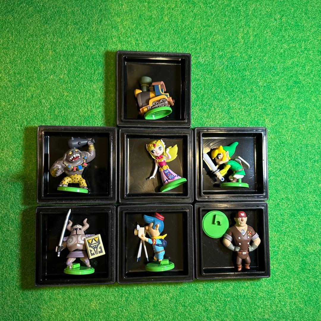 

[USED] Chocolate Egg Legend of Zelda Figures (7 types)