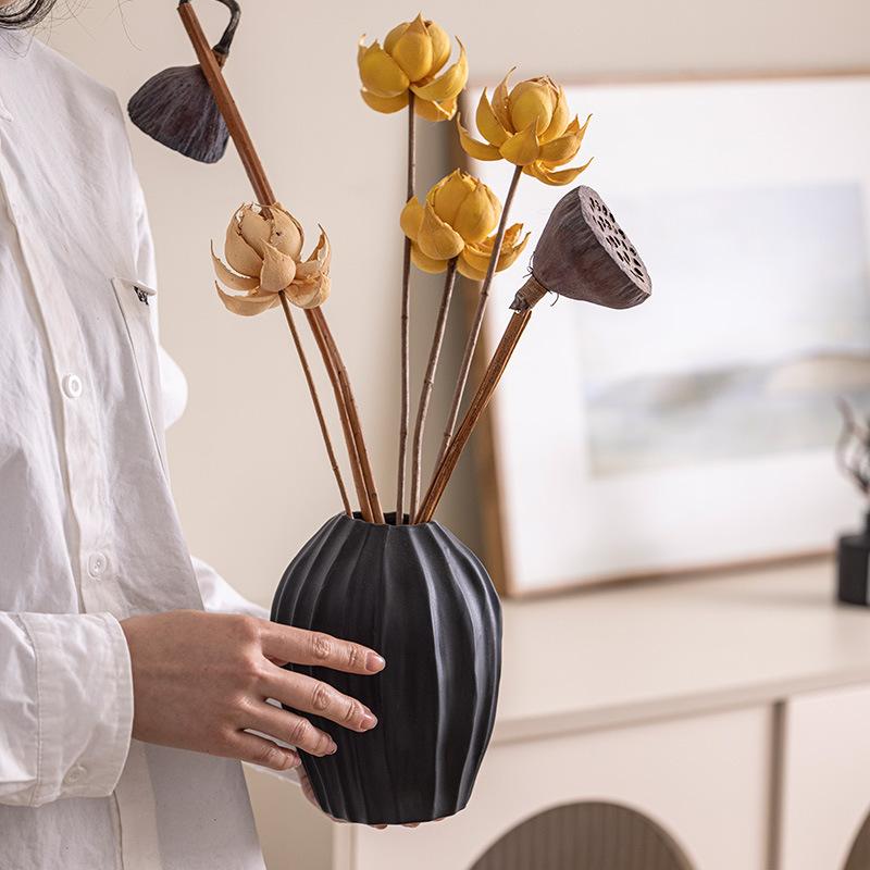 Ceramic Vase Pleated Stripes Handmade Porcelain Pot Flower Vase Hydroponic Flower Arrangement Home Decoration Accessories