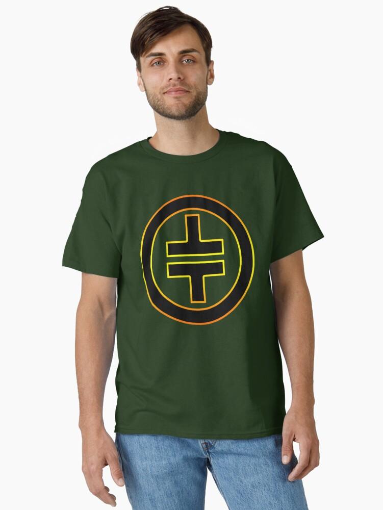 TT Fited Classic T-Shirt
