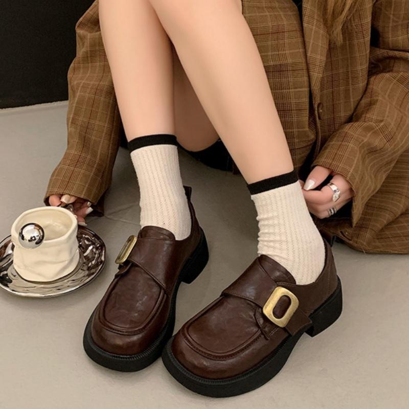 Fashion British Style Metal Buckle Women Low Heels Shoes 2025 New Fashionable Daily Dress Up Flat Shoes Outside Casual Comfortable Shoes
