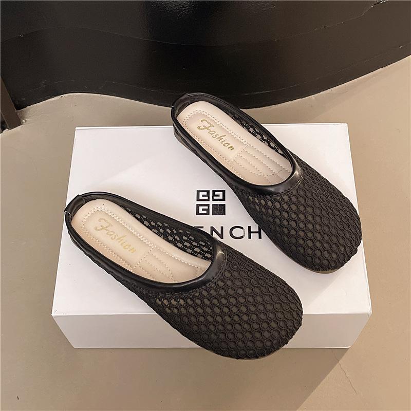 Women's hollowed-out flat shoes, half slippers, women's feet, mesh surface, outside summer, wear bag head casual slippers in 2025