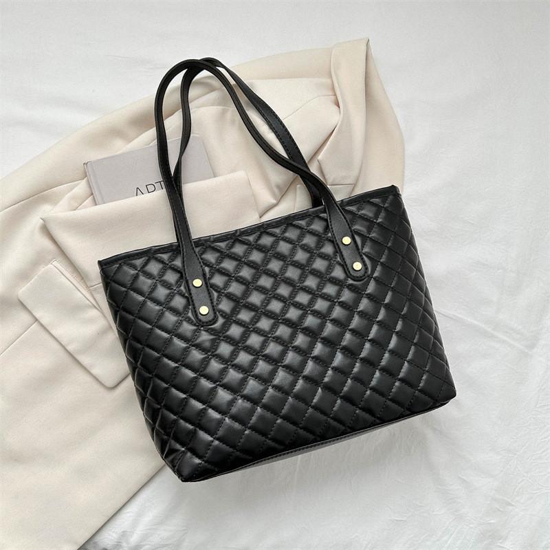 Trendy Women's Tote Bag Stylish Korean Design Medium Size Soft Pu Handbag