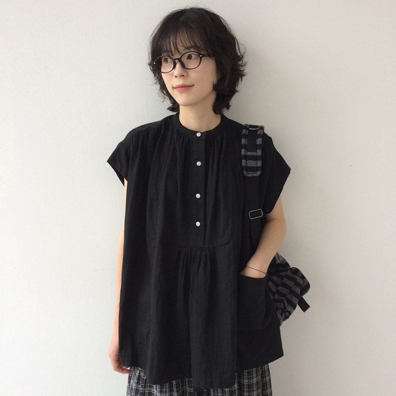 

In-Stock Japanese-Style Minimalist Design Button Pocket Loose Short-Sleeve Shirt for Women, New Summer Cotton-Linen Vintage Top Black One size fits all
