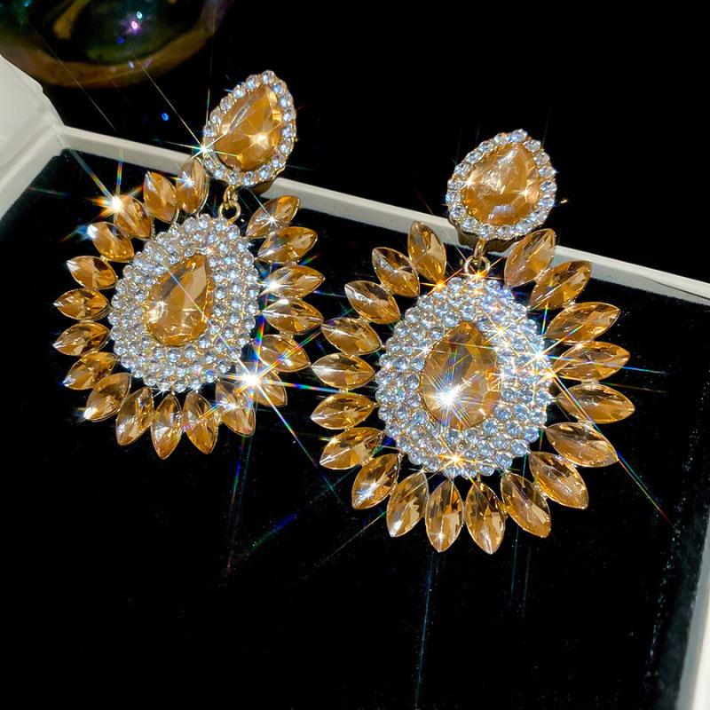 Exaggerated Earrings Retro Palace Style Earrings Fashionable Elegant Earrings Niche Design