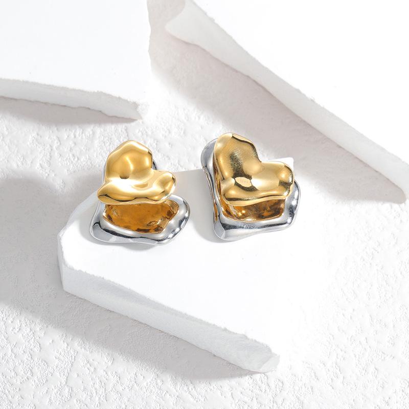 

Retro Geometric Gold Inlay Textured Stainless Steel Stud Earrings