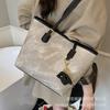 Large-capacity bag women's autumn and winter 2025 new casual niche design shoulder bag texture commuter tote bag