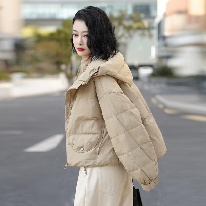Nueva chaqueta corta de plumón de invierno para mujer con capucha, holgada, tipo chaqueta de pan, plumón de pato