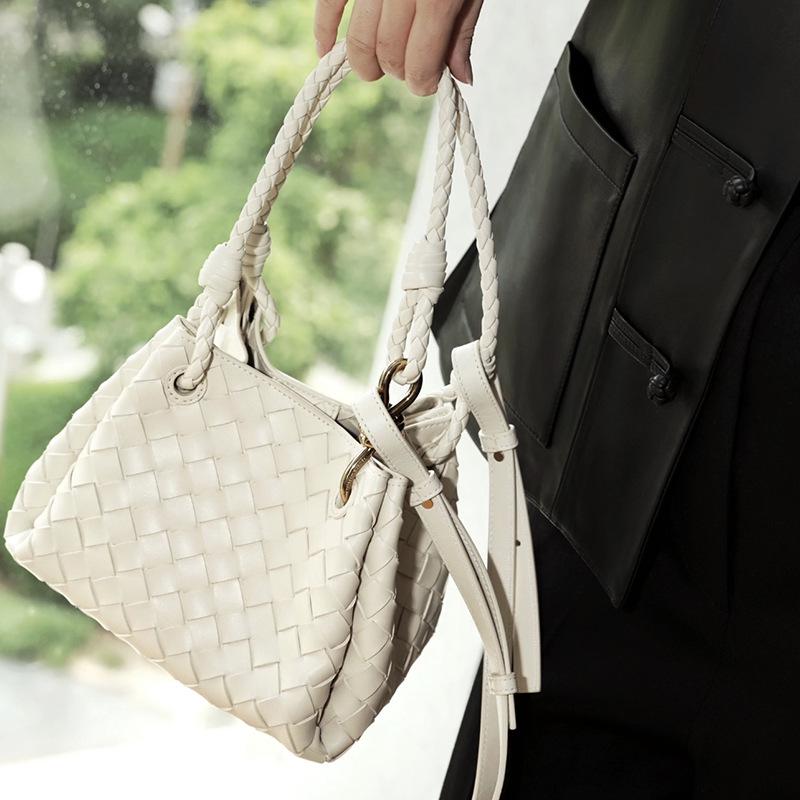 Same Model As Xiaohongshu: Woven Bag, Handbag, Messenger, Fresh Niche Shoulder, Underarm Bag.