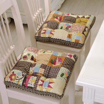 Textil do jedálne a obývacej izby – Poťahy na stoličky