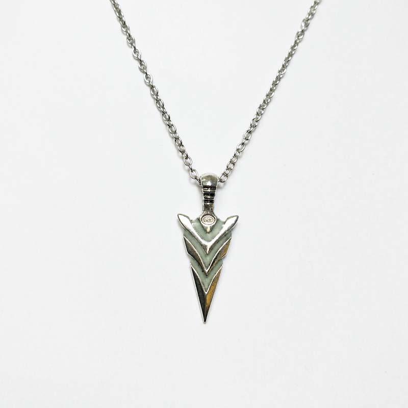 Luminous Arrow Pendant Necklace Glowing Fluorescent Jewelry for Men and Women - European & American Style Sweater Chain