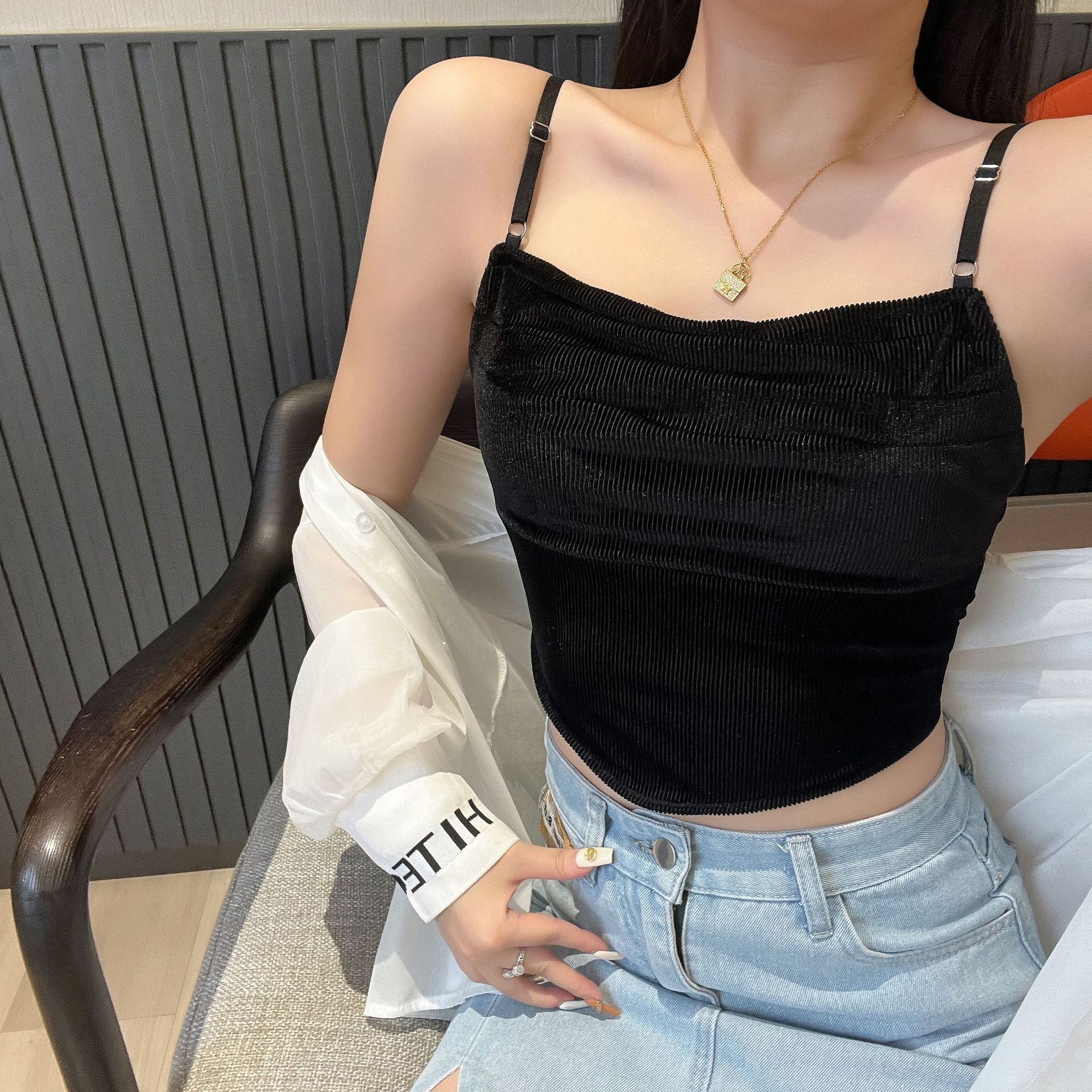 

Горячая девушка нерегулярные плиссированные бархатные лифчики женское нижнее белье с красивой спиной без ношения бюстгальтера все в одном нижнее белье топ-труба сексуальное One size