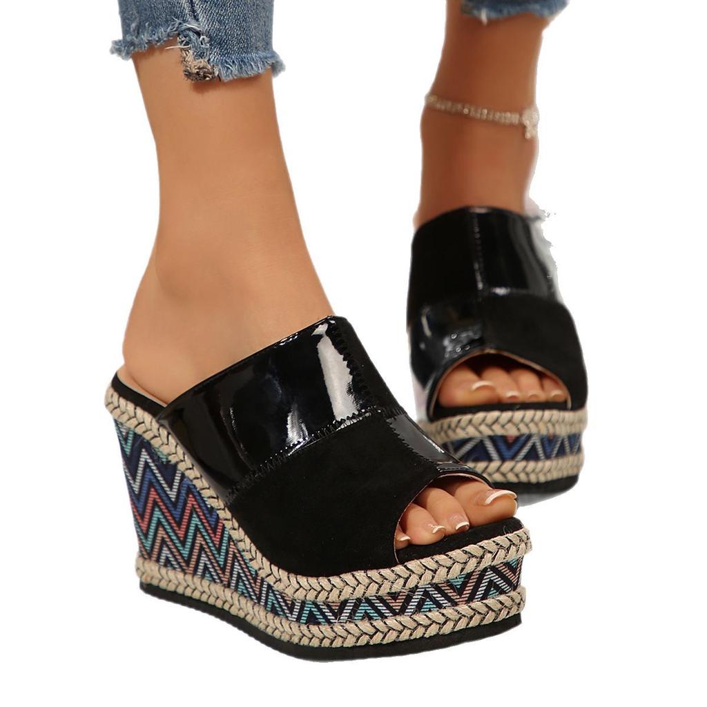 Medium heel slippers design new large size platform wedge heel casual and comfortable sandals