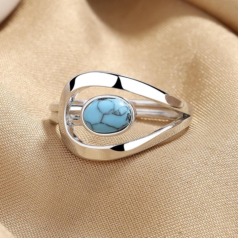 New fashionable retro hollow geometric ring with niche design, high-end light luxury versatile ring jewelry