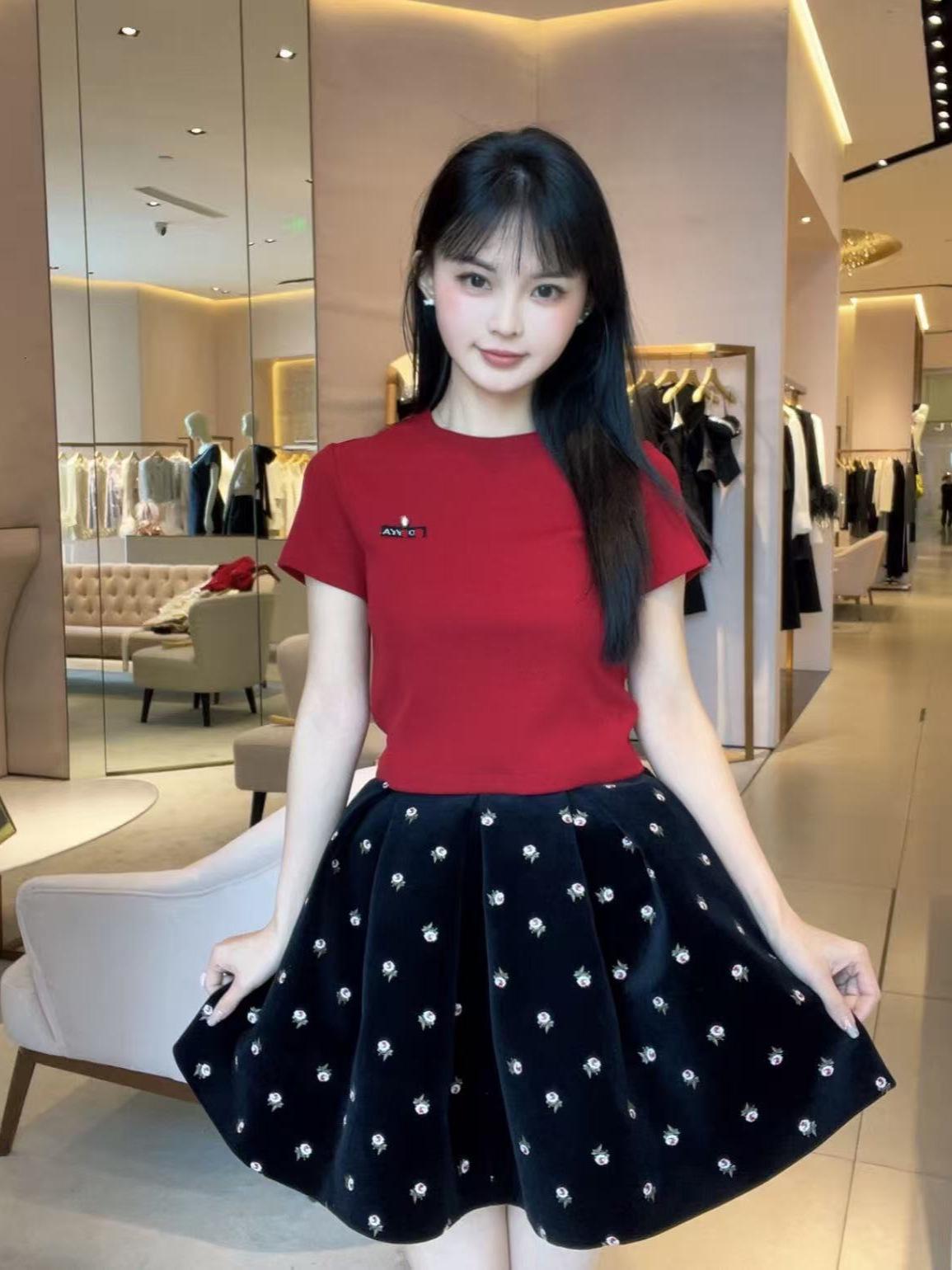 

Add a Little Luck Red Rhinestone Slim Fit Short-Sleeve T-Shirt, Early Spring Collection Small красный