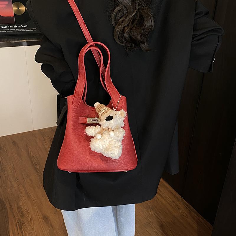 Fashion Small Bag Women's 2025 New Summer Versatile Messenger Bag Popular Handbag Bucket Bag
