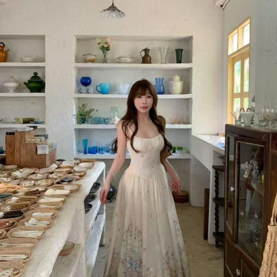 Secret Garden Holiday Wind Fake Heavy Industry Embroidery Suspender Dress Women's Waist Skinny Summer Beautiful Floral Dress