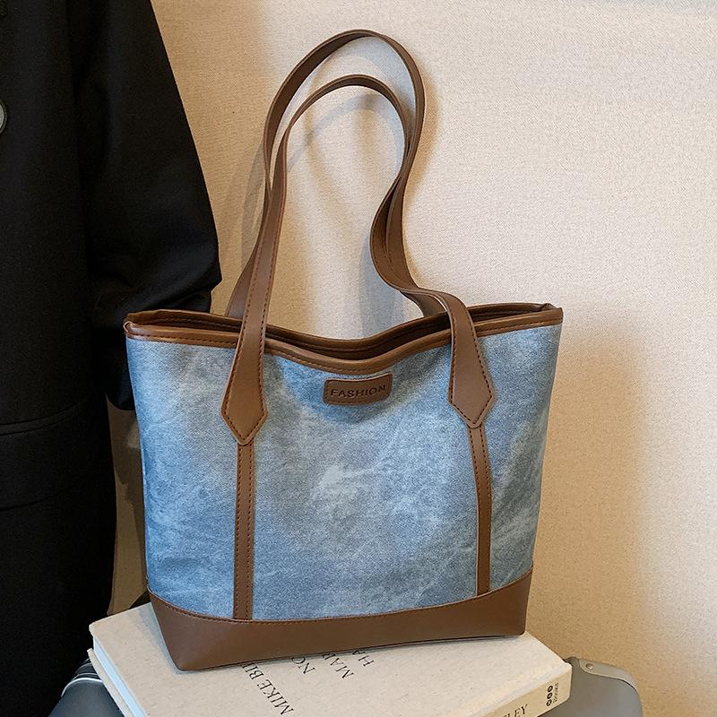 Trendy, Fashionable, High-quality, Large-capacity, Retro Underarm Single-shoulder Tote Bag for Autumn Commuting