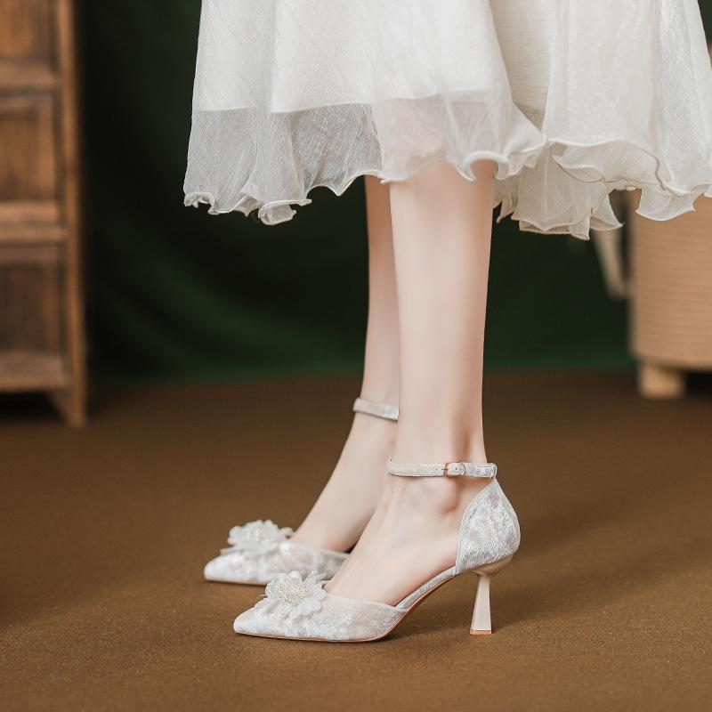 Chinese Hanfu wedding shoes main wedding dress flower word with pointed head stiletto high heels children autumn and winter 2025 new models