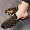 Moda Nuovo Designer Uomo Borchie Strass Pelle Verniciata Mezzi Scarpe Per Uomo Hip-hop Rock Zoccoli Sandali Mocassini Casual Pantofole