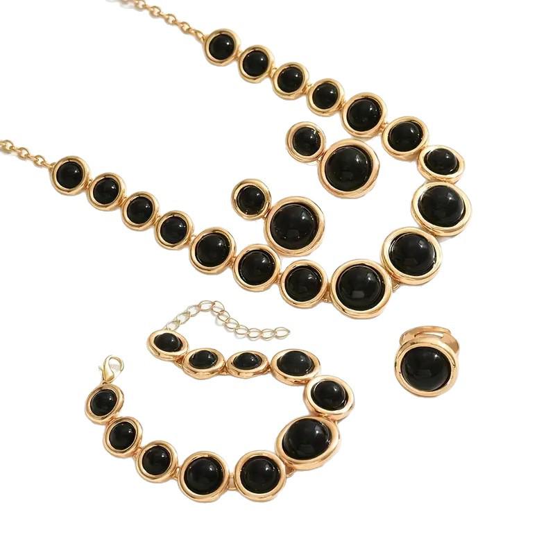 5-Piece Retro Geometric Patchwork Jewelry Set: Necklace, Bracelet, Earrings & Ring, Ideal for Ladies At Parties