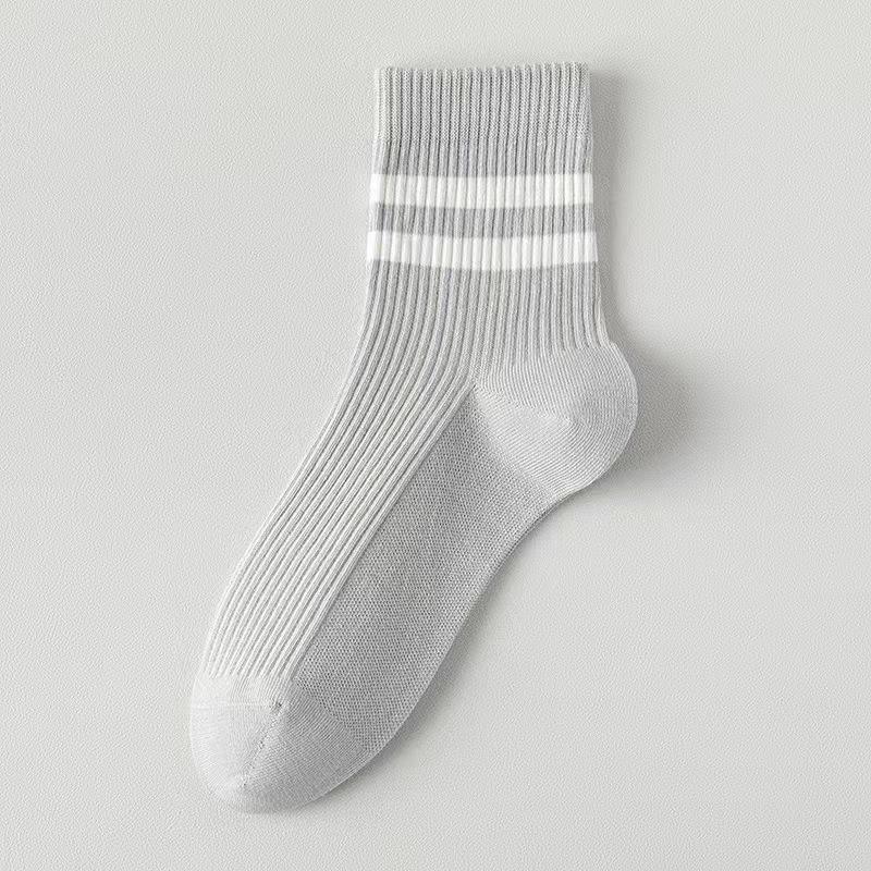 Ladies Spring and Autumn Leisure Sports Antibacterial Deodorant Sweat Breathable Short Tube Socks