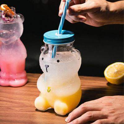 Medvědí skleněný pohár s víčkem a brčkem Opakovaně použitelný medvědí brčkový pohár Roztomilý skleněný tumbler na kávu, pivo, víno, koktejl